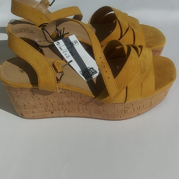 Wedge - Picture 3 of 3